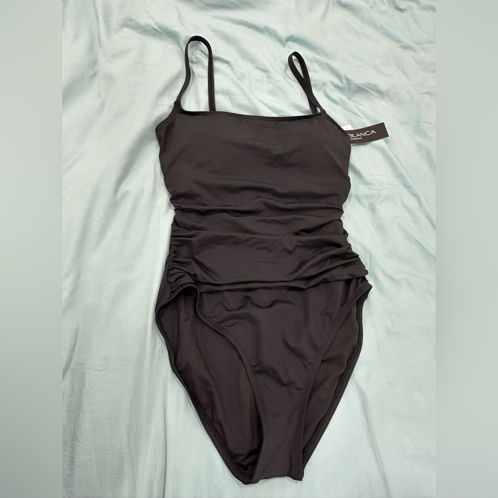 La Blanca Women's One Piece swimsuit - NWT
BLACK - Size 8 - MSRP $89